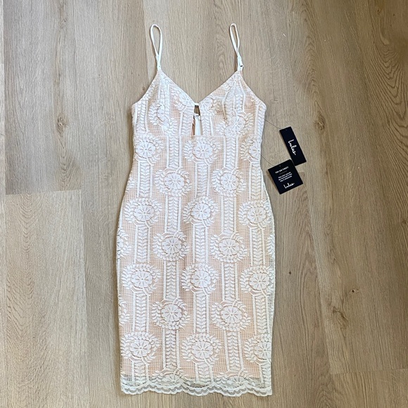 NWT Lulu's Lace Bodycon Mini Dress - Picture 2 of 13